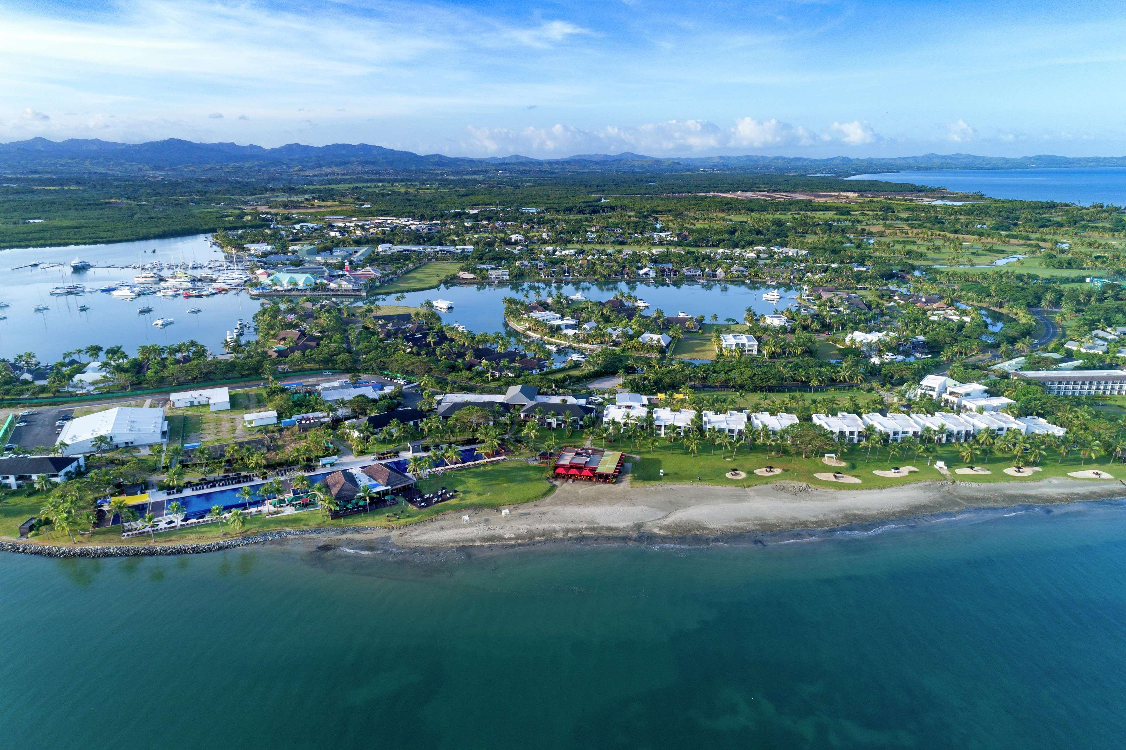 Hilton Fiji Beach Resort And Spa Denarau Island Exterior foto Aerial view of the town of La Romana